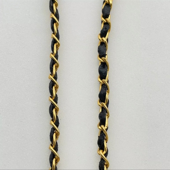 AUTH Chanel NO.5 RARE Mini Bottle Perfume Leather Chain Necklace Pendant W/Box - Picture 5 of 8